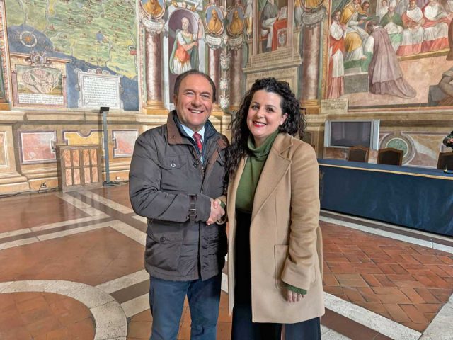 Viterbo – Le riprese in comune della trasmissione Paese che vai in onda su Rai 2 Viterbo – Le riprese in comune della trasmissione Paese che vai in onda su Rai 2
